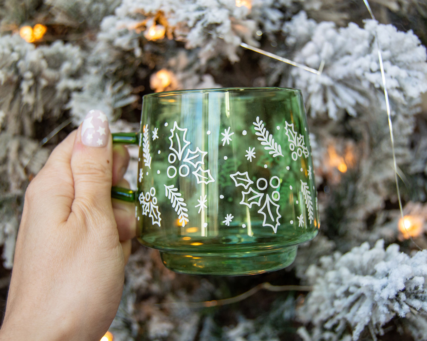 Holly Green Glass Mug